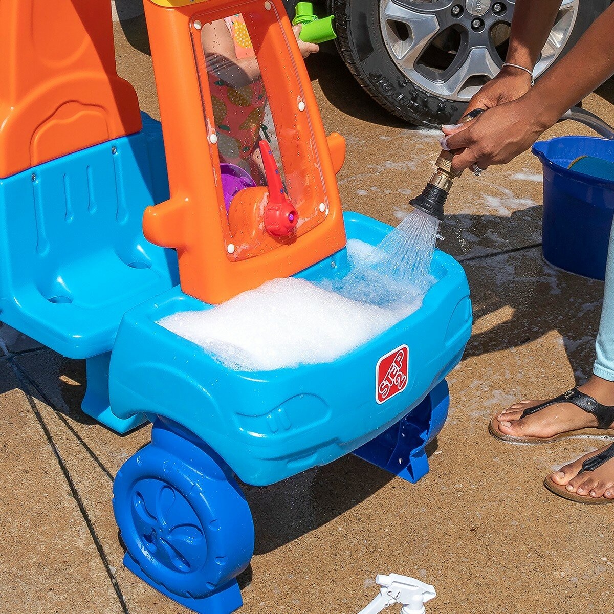 Step2 汽車造型戲水桌 / 3歲以上