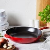 Staub 琺瑯鑄鐵單柄平煎鍋 26公分 櫻桃紅