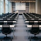 Backbone 折疊培訓桌 150公分 X 45公分 白色