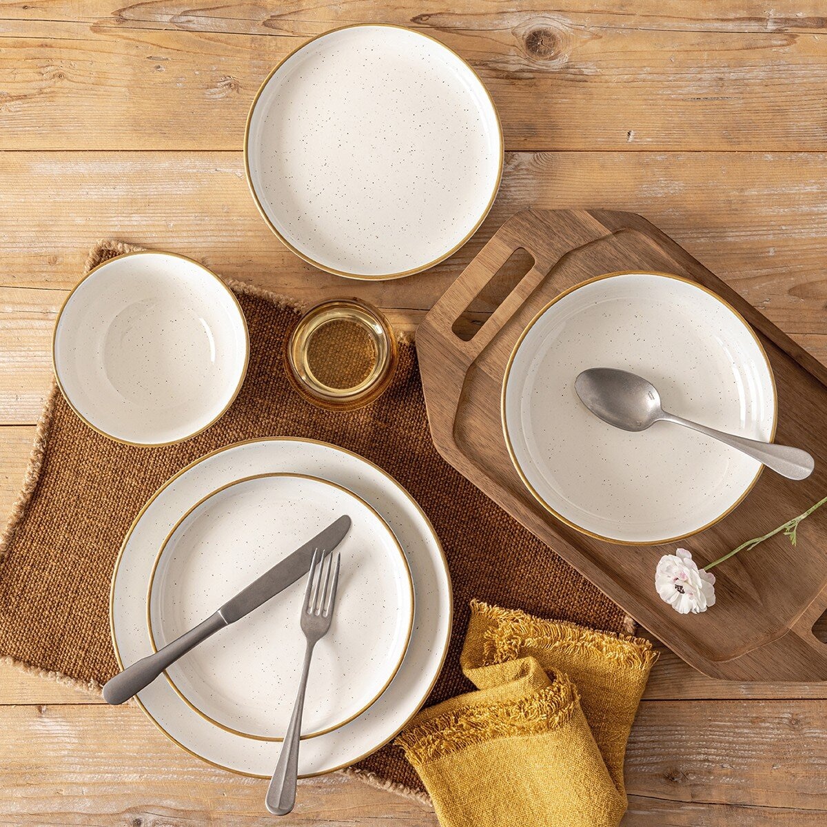 Over & Back 陶製餐具 X 16件組 奶油白