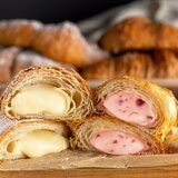 綜合草莓卡士達可鬆麵包