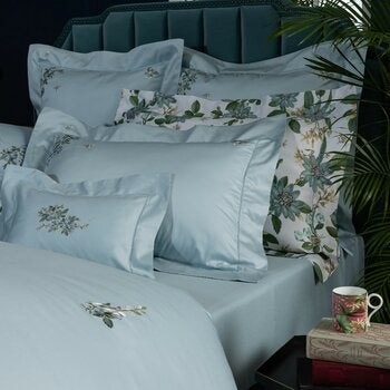 Wedgwood 刺繡雙人兩用被套床包四件組 150公分 X 186公分 Wedgwood 刺繡雙人兩用被套床包四件組 150公分 X 186公分