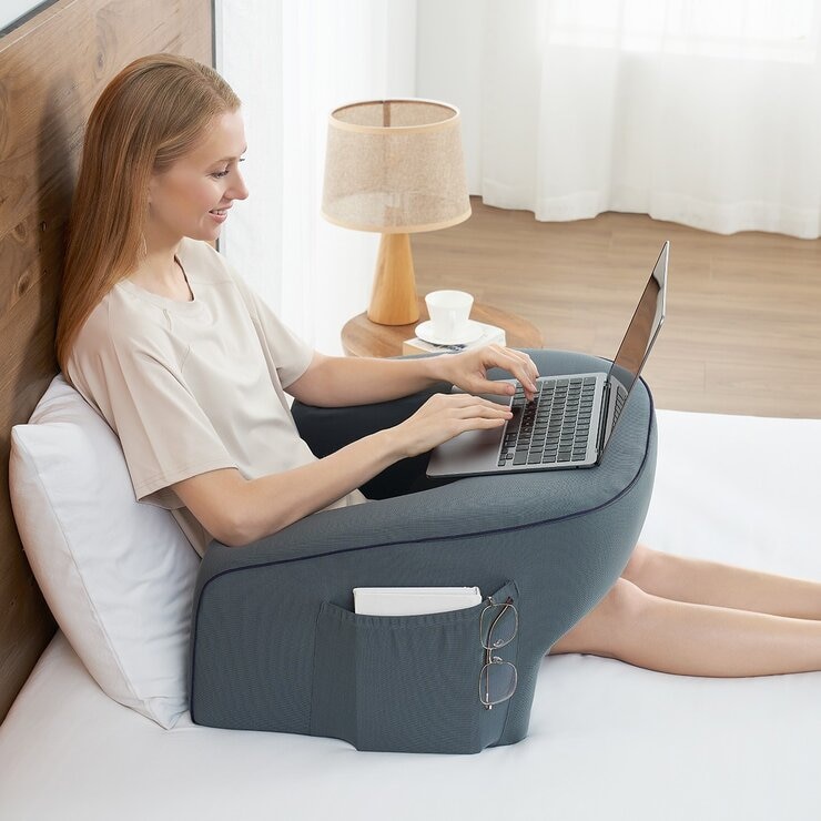 Casual Living 膝上桌枕