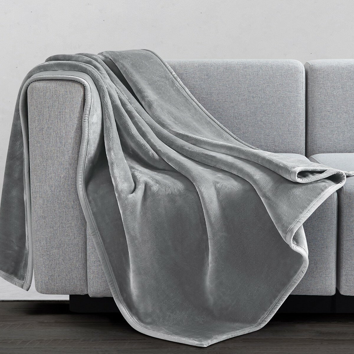 法蘭絨舒適毯 152公分 X 178公分 灰 法蘭絨舒適毯 152公分 X 178公分 灰