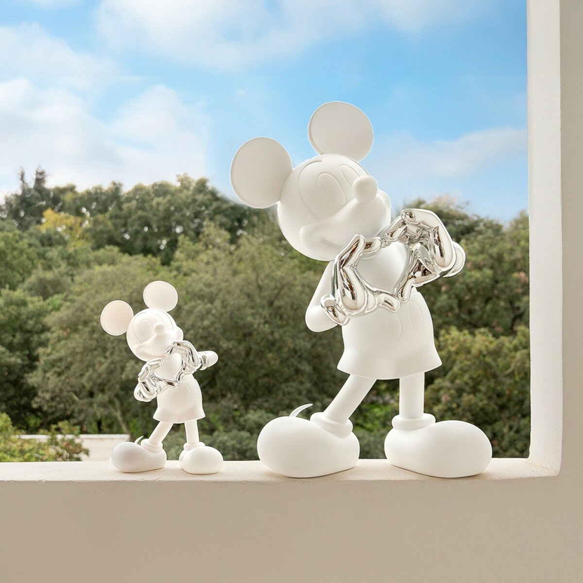 Leblon Mickey with Love 迎賓公仔 60公分 白銀