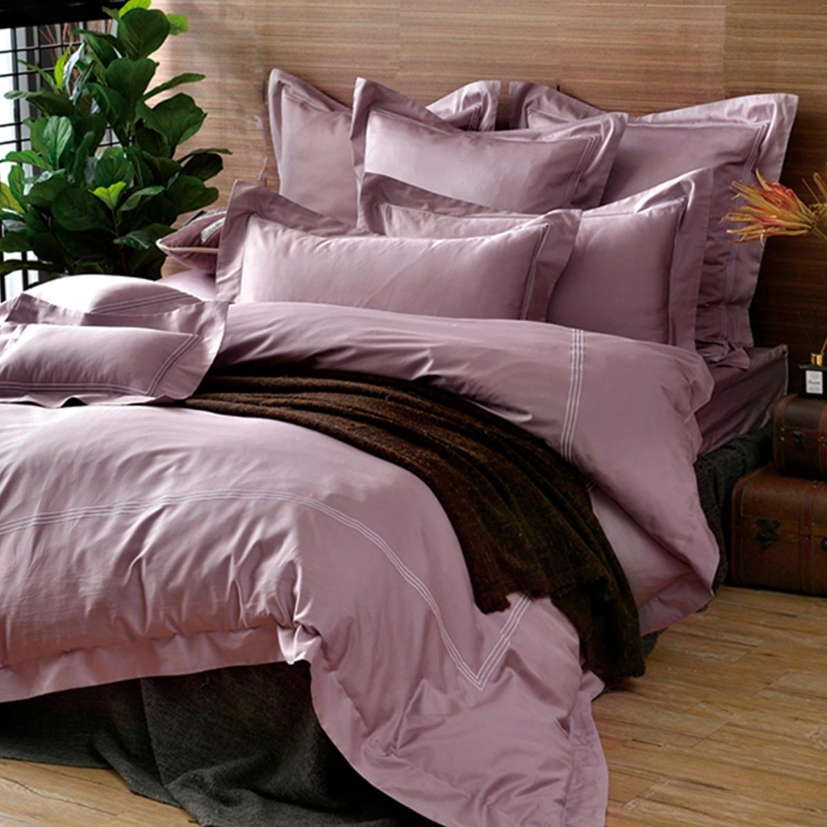La Belle 雙人特大300織純棉刺繡被套床包 4件組 180公分 X 210公分 甜藕粉