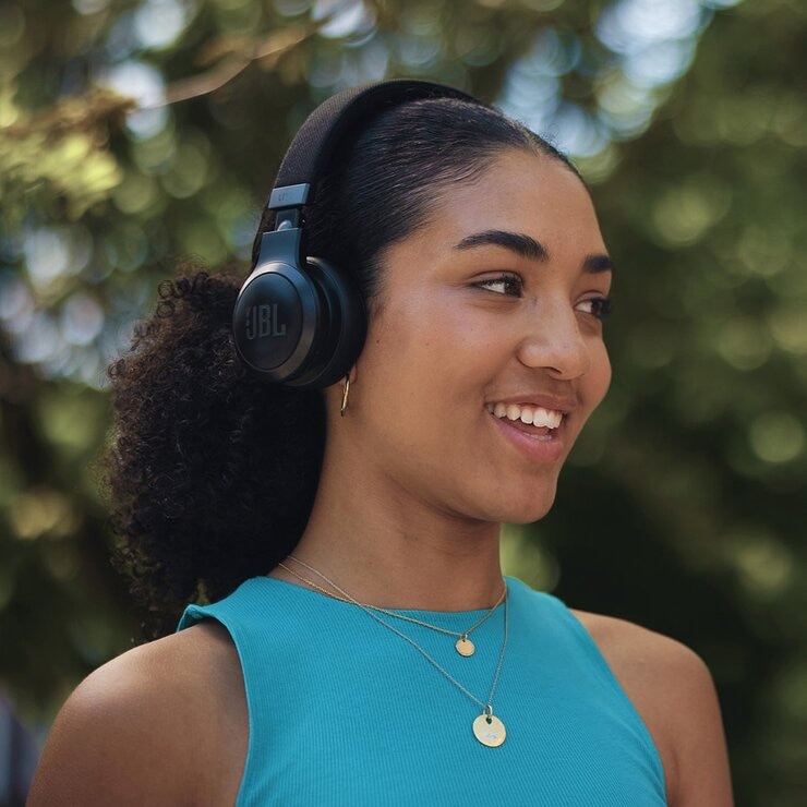 JBL Live 670NC 耳罩式降噪藍牙耳機 黑