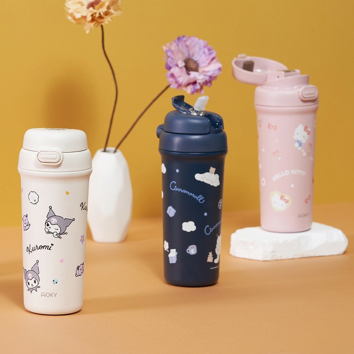 WOKY 沃廚 X 三麗鷗 All-P 輕芯鈦瓷雙飲保冷保溫瓶 500毫升 X 2件組 酷洛米 今天不理你 + Hello Kitty 櫻桃氣泡
