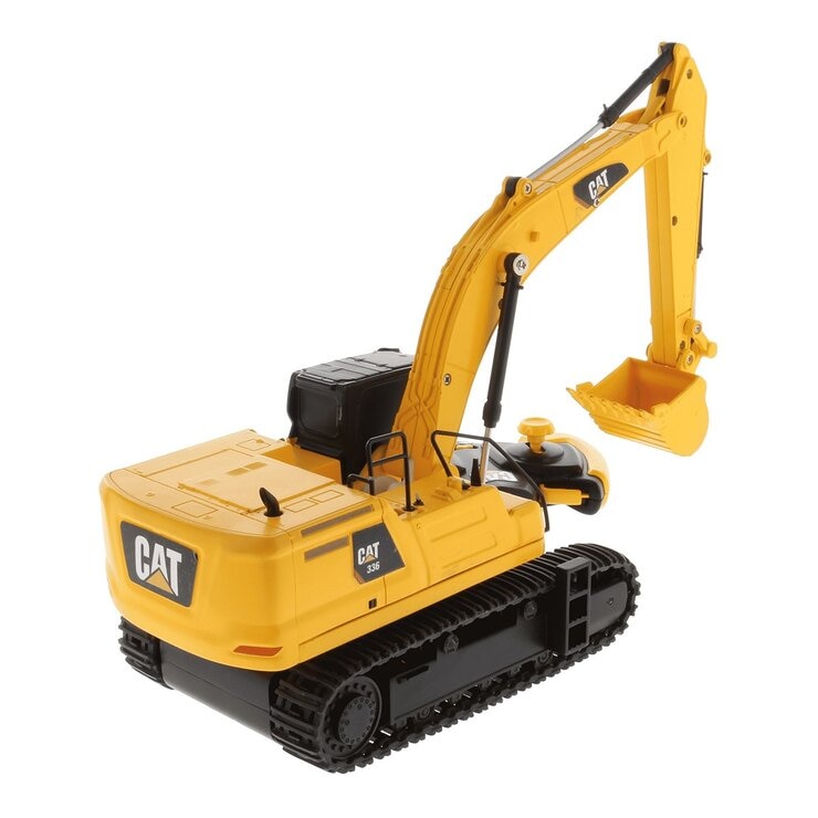 CAT 1:35 遙控工程車 挖土機 / 6歲以上 CAT 1:35 遙控工程車 挖土機 / 6歲以上