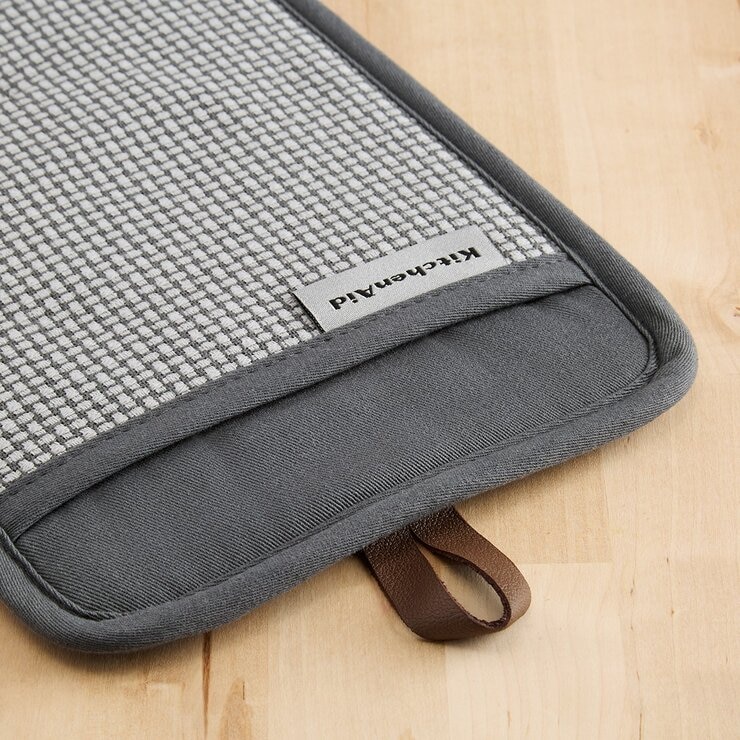 KitchenAid 矽膠廚房隔熱 4件組 (隔熱手套 X 2入 + 隔熱墊 X 2入) 灰