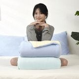 La Belle 雙人冷暖雙面可水洗天天抱被 180公分 X 210公分 綠/灰 La Belle 雙人冷暖雙面可水洗天天抱被 180公分 X 210公分 綠/灰