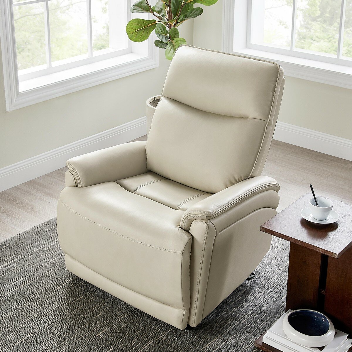 Gilman Creek 牛皮電動躺椅