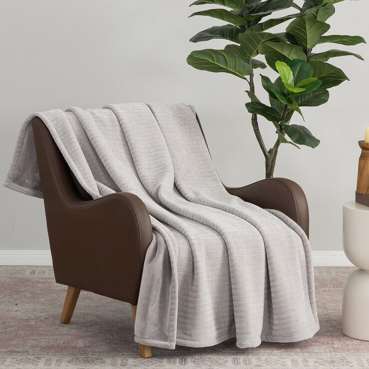 Berkshire 織紋柔軟舒適毯 152公分 X 177公分 灰