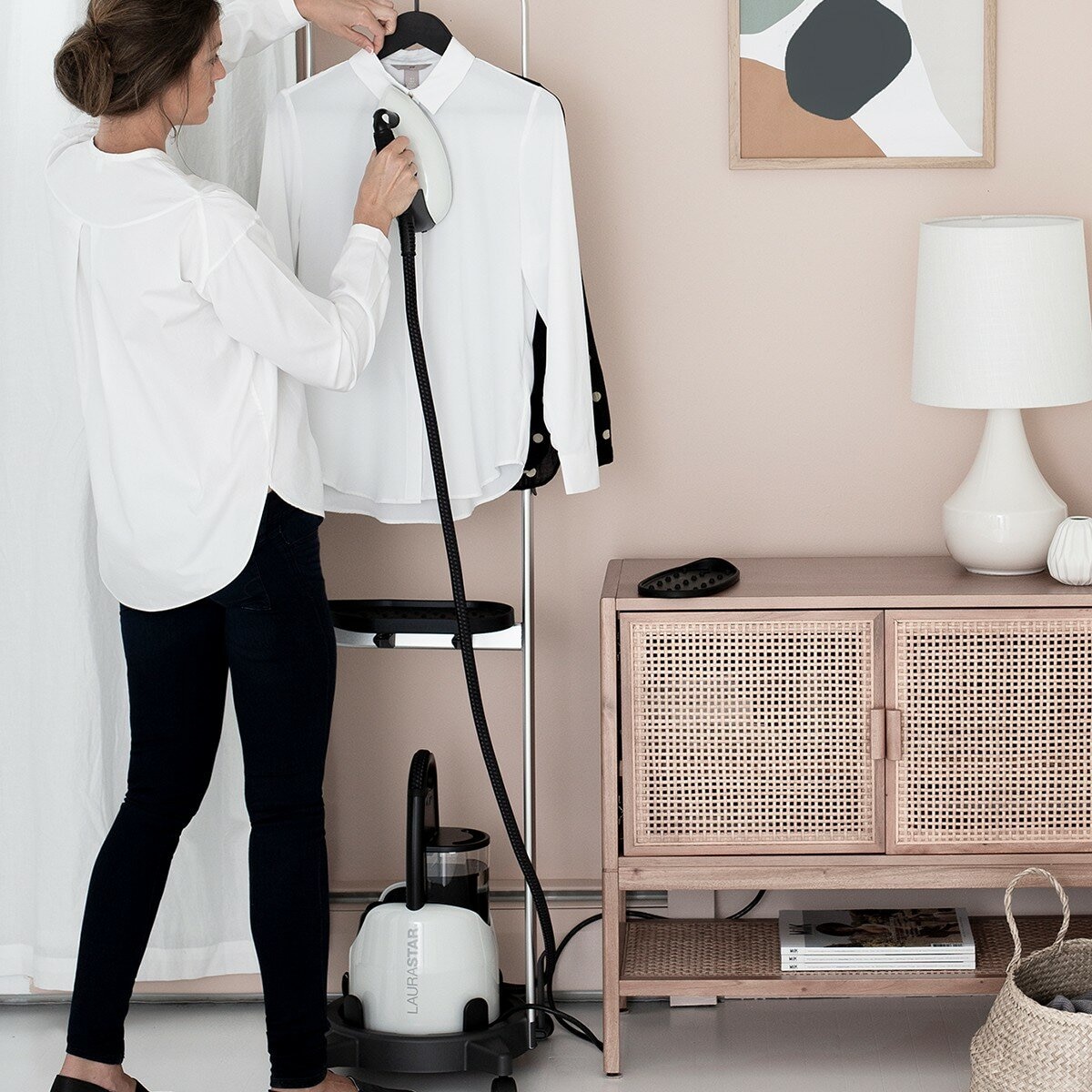 LAURASTAR LIFT 高壓蒸汽熨斗 白色 附落地燙板+專用掛燙架