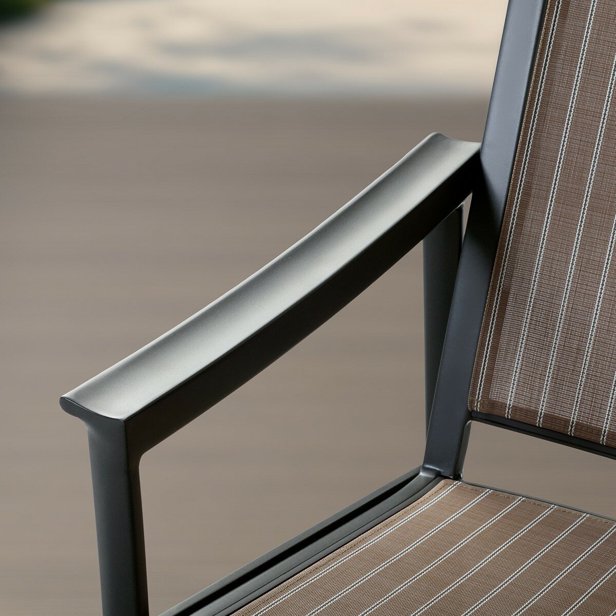 AGIO Stinsley 戶外桌椅三件組