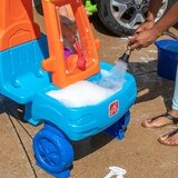 Step2 汽車造型戲水桌 / 3歲以上