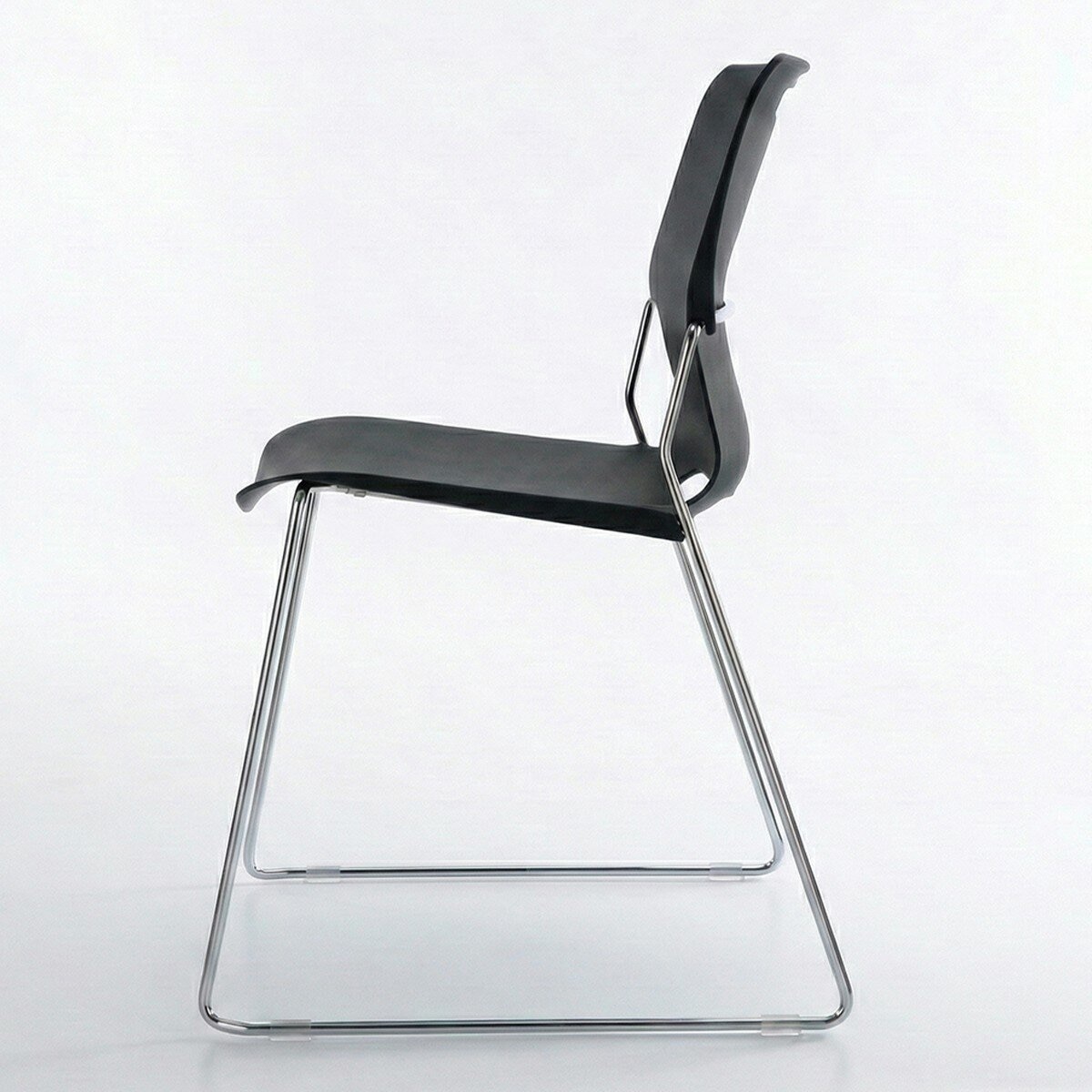 Musical Chairs Cache 可堆疊辦公椅 黑