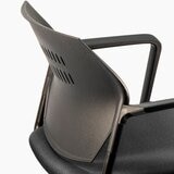 Musical Chairs Impressa 扶手辦公椅 黑 Musical Chairs Impressa 扶手辦公椅 黑