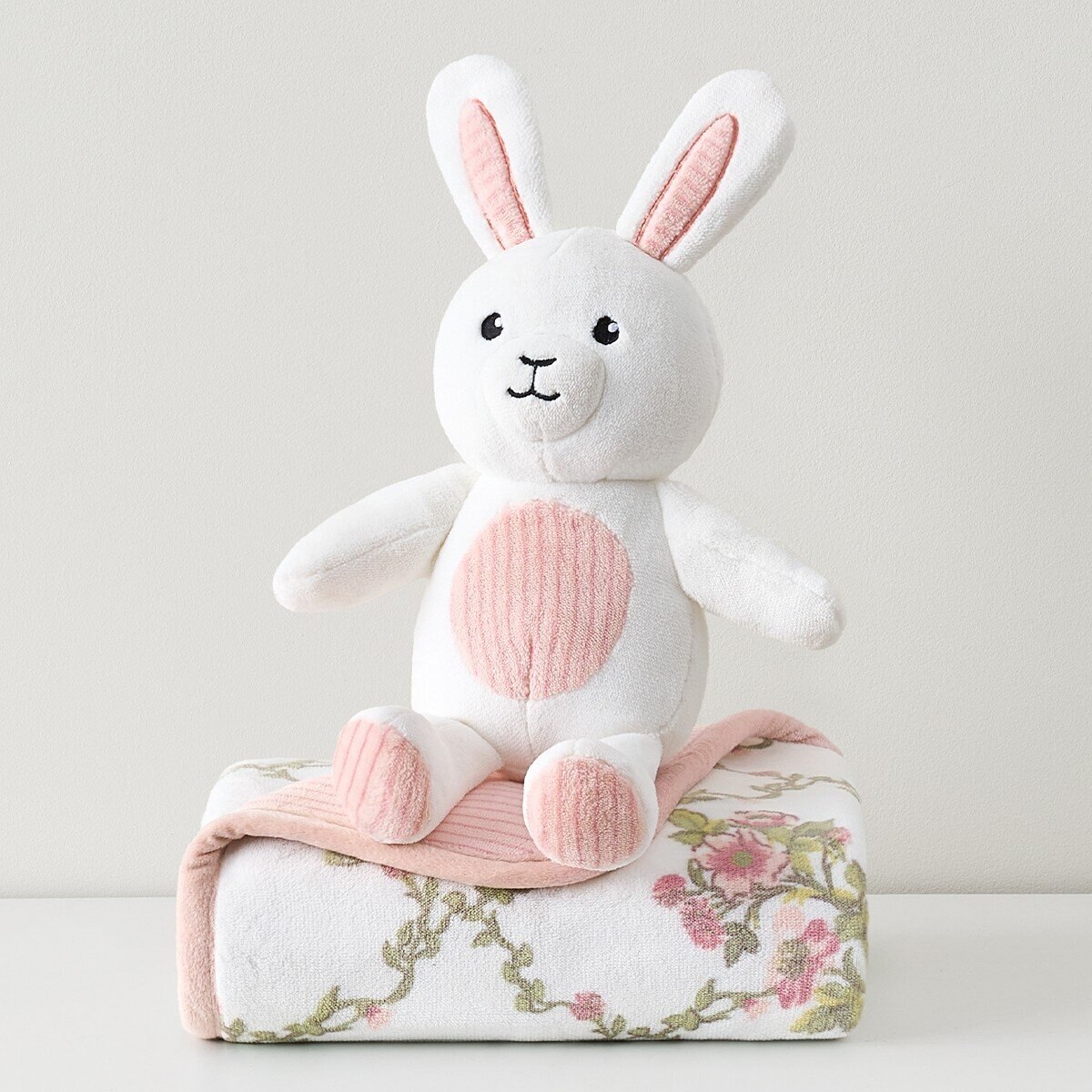 Casual Living 兒童玩偶蓋毯提袋禮品組 兔子 Casual Living 兒童玩偶蓋毯提袋禮品組 兔子