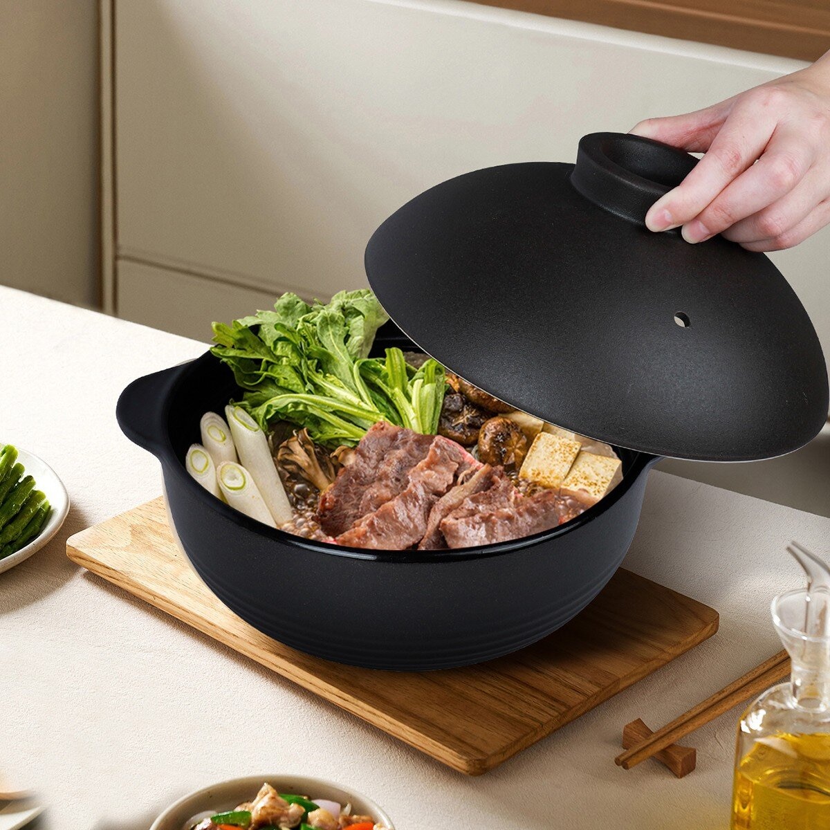 Quasi 藏贊 日式輕享砂鍋8號 24公分含蓋 黑 Quasi 藏贊 日式輕享砂鍋8號 24公分含蓋 黑