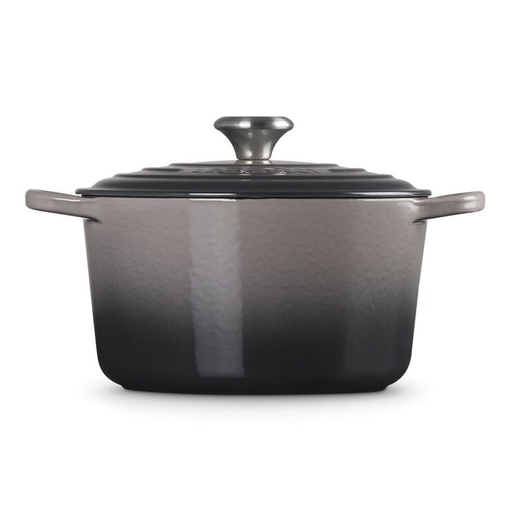 Le Creuset 雙耳圓形鑄鐵深圓鍋 含鋼頭鍋蓋 24公分 燧石灰