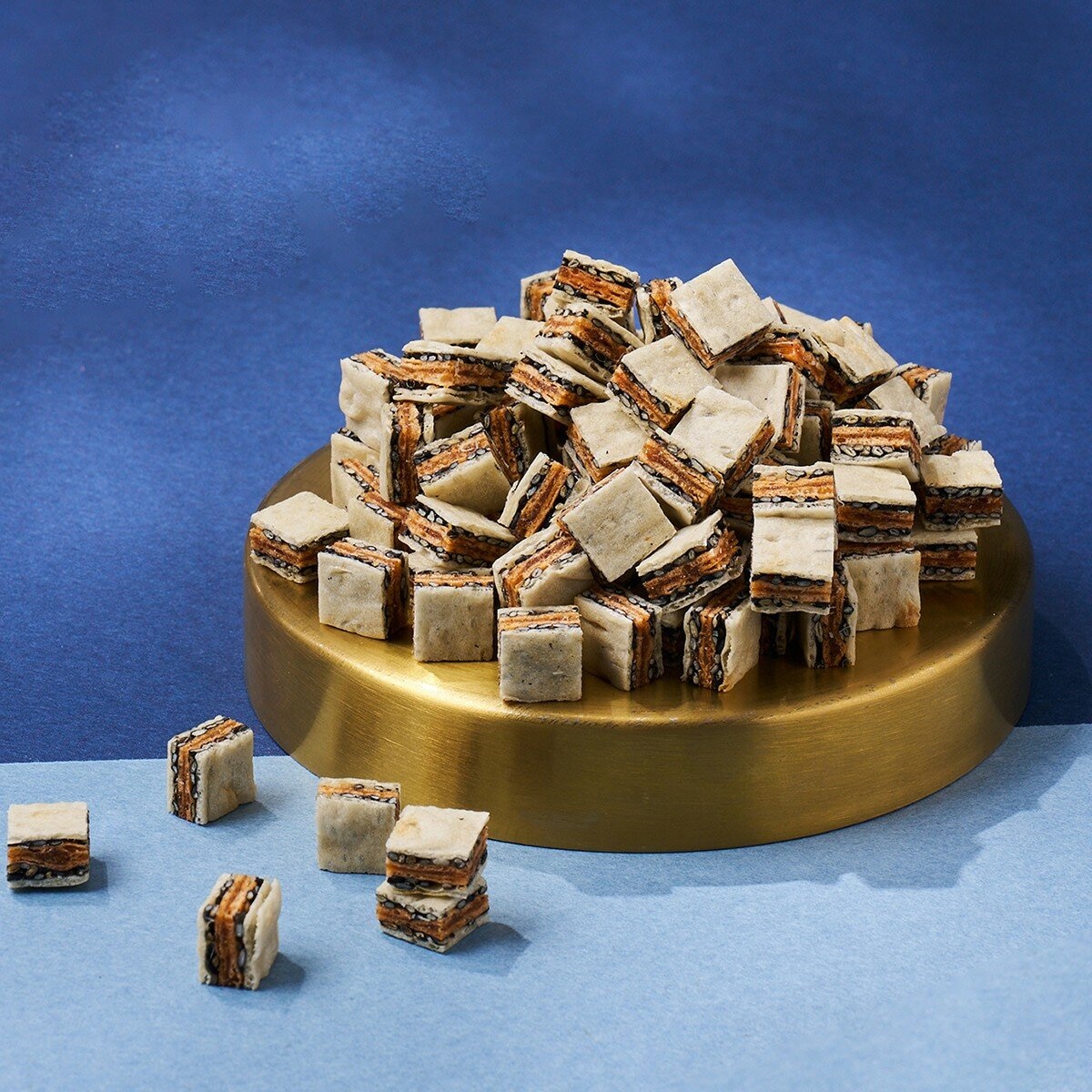 大田海洋 鱻魚禮盒 小魚乾鱈魚脆片 + 鮭魚鬆丁角 + 辣味鱈魚黑芝麻夾心絲 660公克 大田海洋 鱻魚禮盒 小魚乾鱈魚脆片 + 鮭魚鬆丁角 + 辣味鱈魚黑芝麻夾心絲 660公克