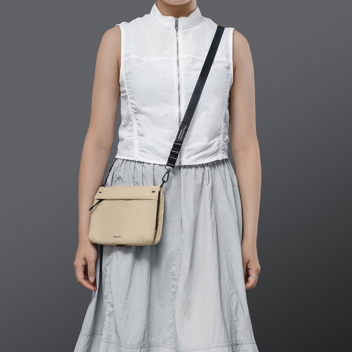 MAGEASY 2L 機能隨行包 細沙杏+黑掛繩