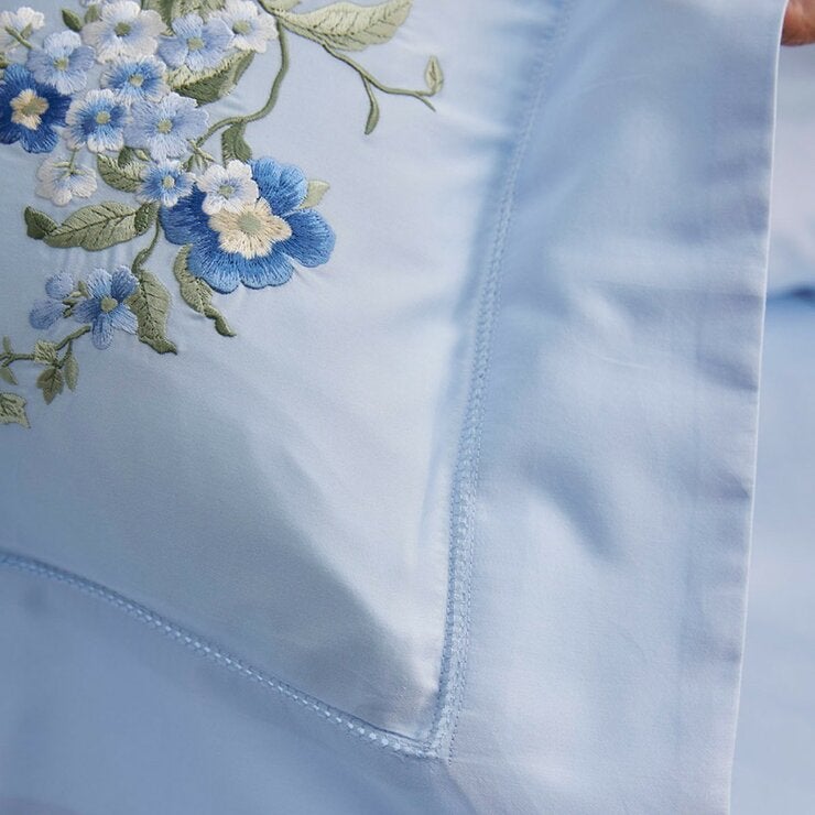 Wedgwood 300織純棉蘋果花園刺繡雙人四件式床組 155公分 X 191公分 Wedgwood 300織純棉蘋果花園刺繡雙人四件式床組 155公分 X 191公分