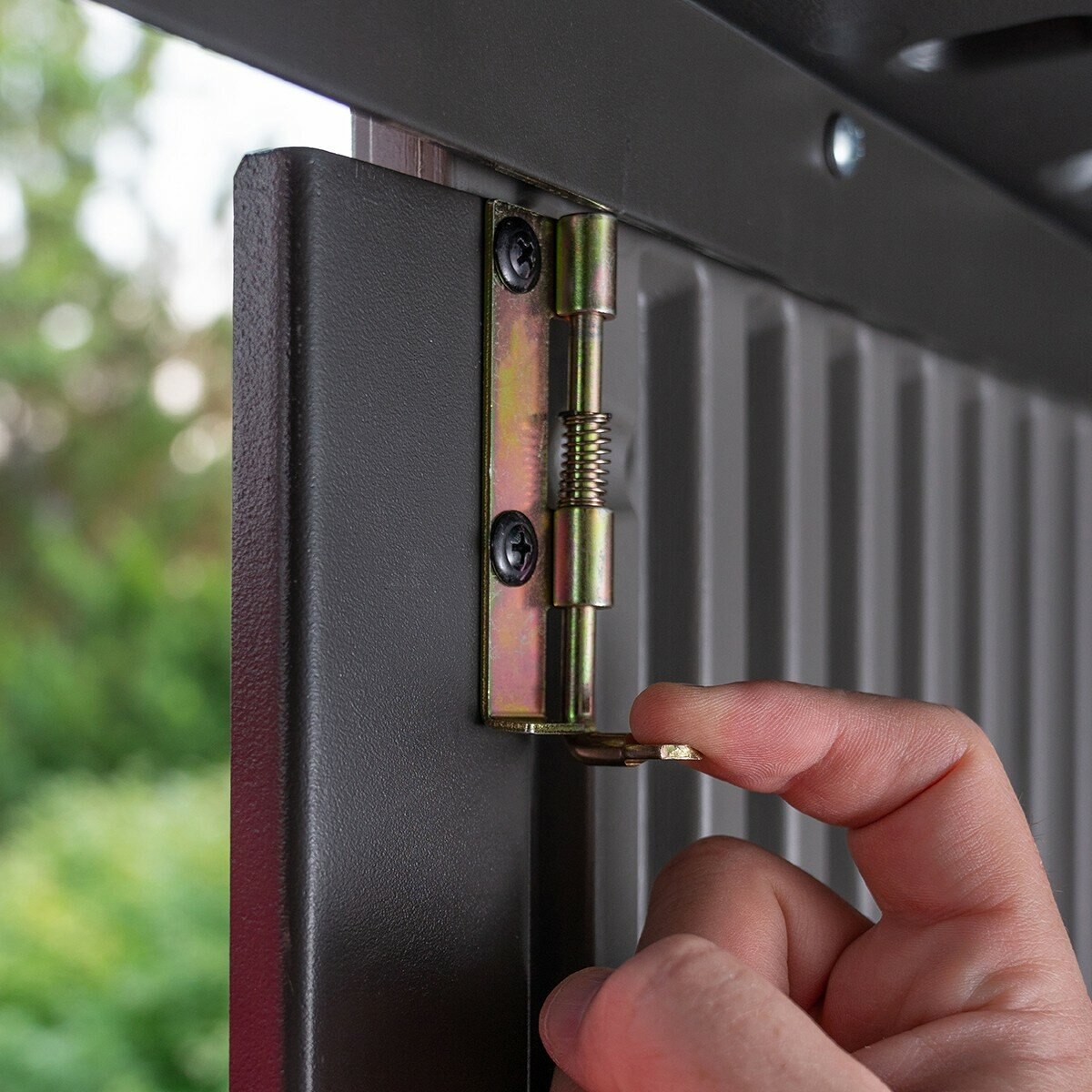 Lifetime 4.5呎 X 2.3呎儲藏屋 含層架