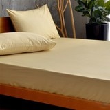 La Belle 雙人特大 200織純棉素色床包枕套 3件組 180公分 X 210公分 金
