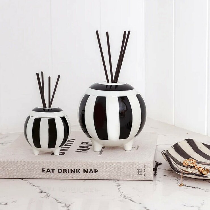 MOSS ST. FRAGRANCES 大陶瓷擴香 350毫升 茉莉、琥珀和藏紅花