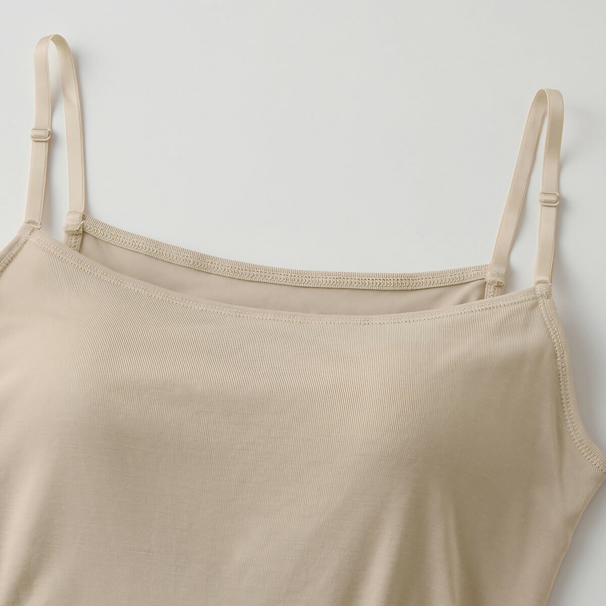 郡是 女罩杯細肩帶可調節背心 膚