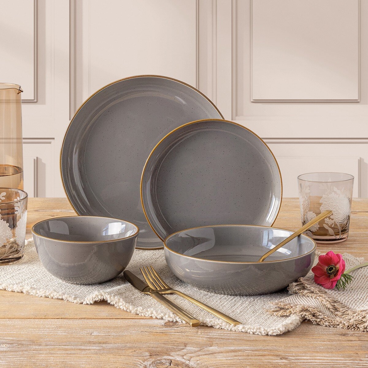 Over & Back 陶製餐具 X 16件組 深灰