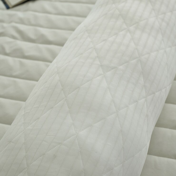 Allertect 涼感抱枕 20公分 X 100公分 眨眼 Allertect 涼感抱枕 20公分 X 100公分 眨眼