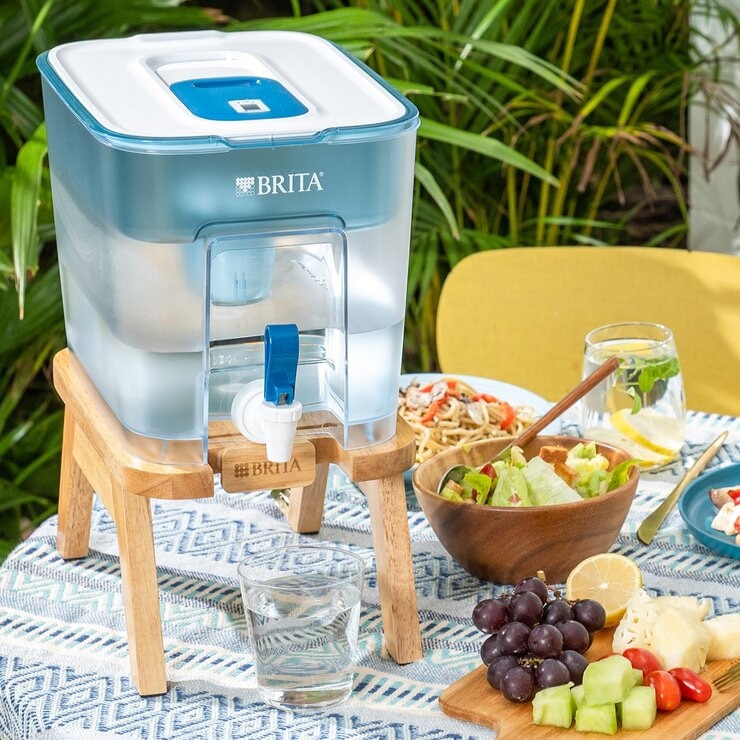 Brita 桌上型濾水箱 8.2公升 + 木架 附八入 Maxtra Pro 濾芯 Brita 桌上型濾水箱 8.2公升 + 木架 附八入 Maxtra Pro 濾芯