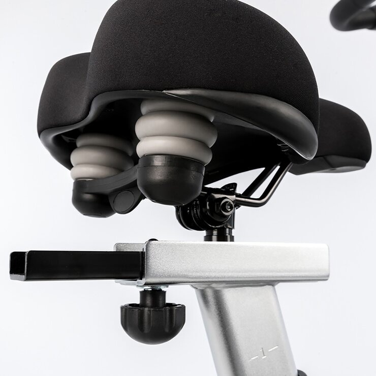 SOLE LCB 智能直立健身車