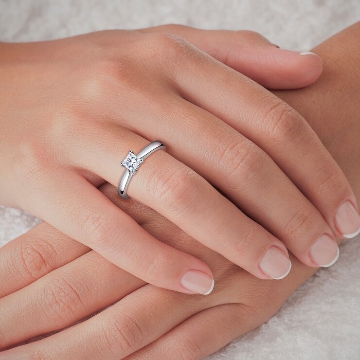 0.50 克拉 18K白K金 方形鑽石戒指 VS2/I