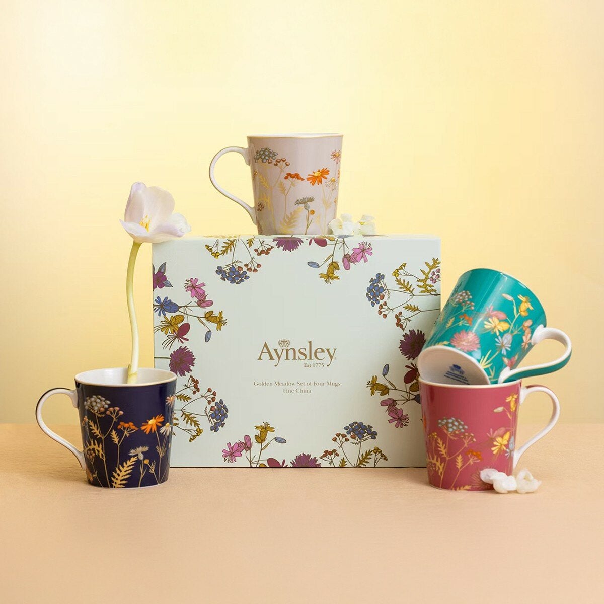 Aynsley 彩繪花紋馬克杯 320毫升 X 4件組 Aynsley 彩繪花紋馬克杯 320毫升 X 4件組