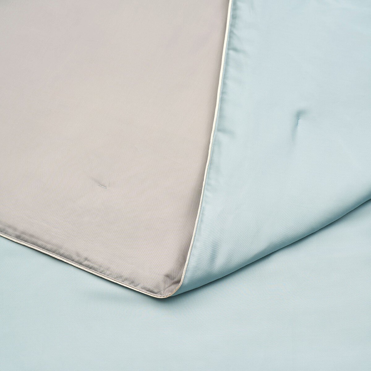 Hotel Grand 雙人桑蠶絲四季被 180公分 X 210公分 藍