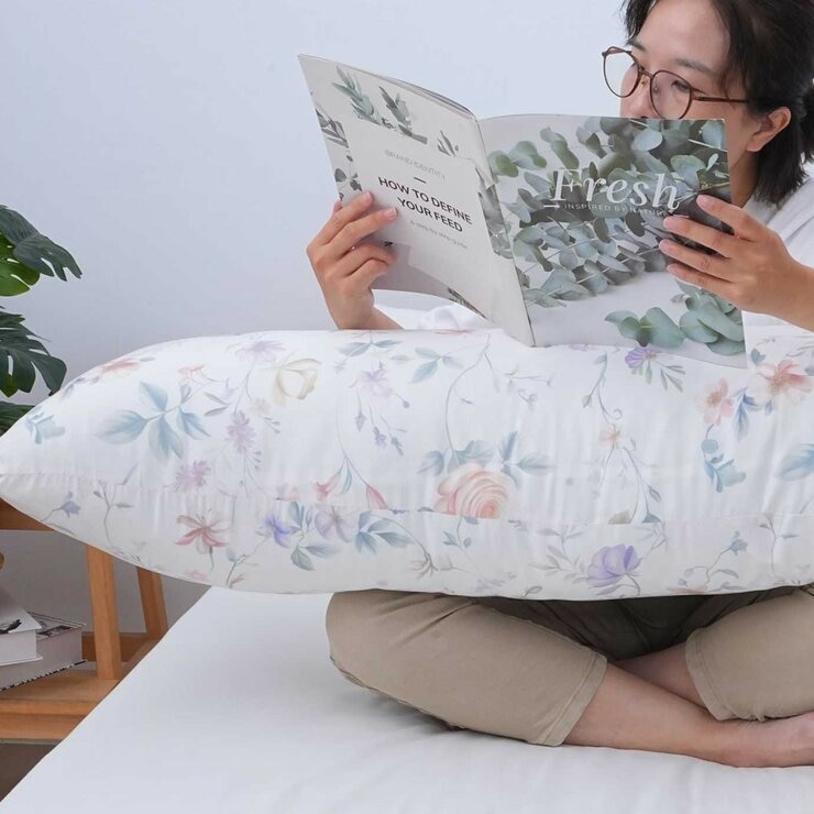 CASA 萊賽爾長抱枕 45公分 X 120公分 X 20公分 夢憶南溪