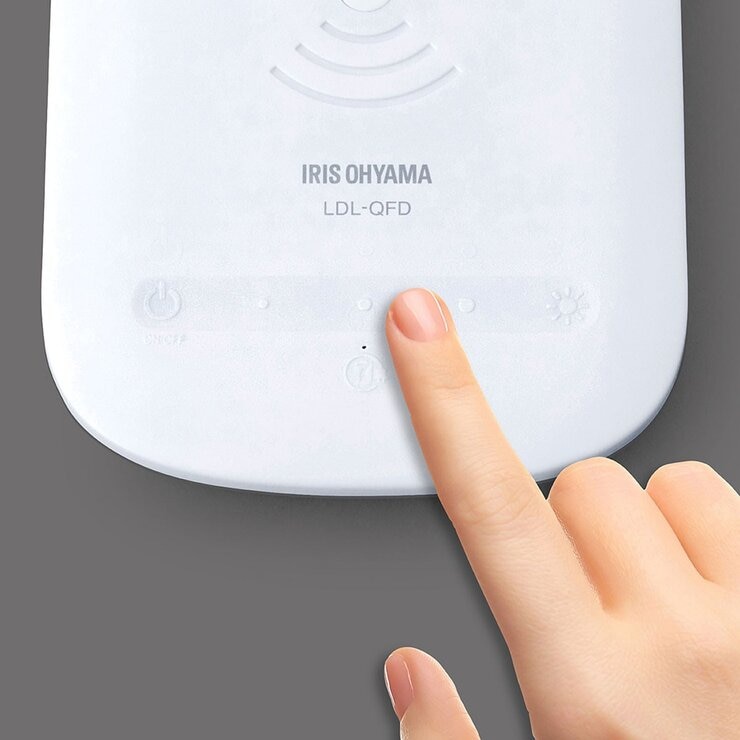 IRIS OHYAMA LED DESK LIGHTIRIS無線充電檯燈LDL-QFD