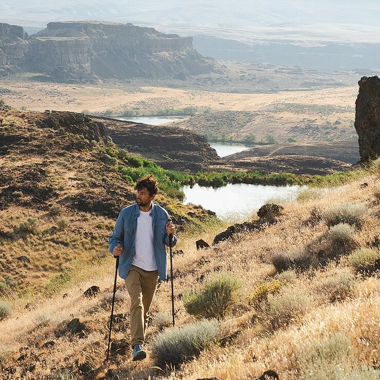 Cascade Mountain Tech 碳纖維3段式登山杖 X 2入