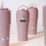 WOKY 沃廚 X 三麗鷗 渾圓杯鈦陶瓷保冷保溫杯 770毫升 X 2件組 Hello Kitty 俏麗粉 + 大耳狗 蹦跳玩台灣