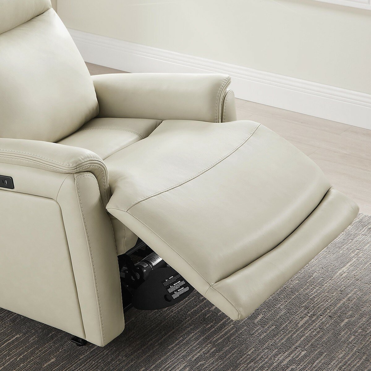 Gilman Creek 牛皮電動躺椅