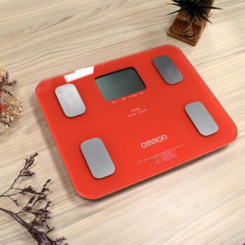 Omron 歐姆龍體重體脂肪計紅色 (HBF-251) Omron 歐姆龍體重體脂肪計紅色 (HBF-251)