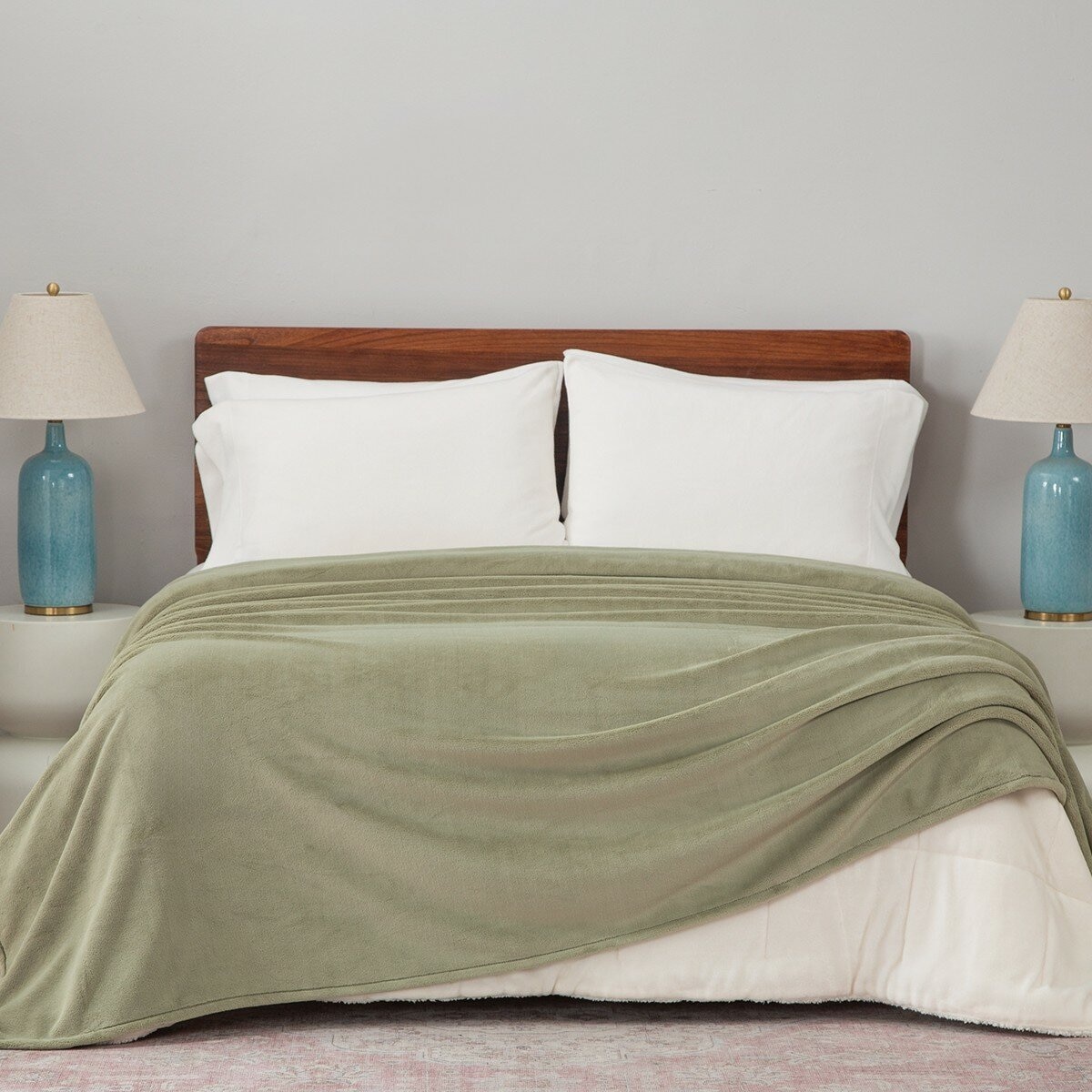 Berkshire 雙人舒適毯 233公分 X 248公分 綠