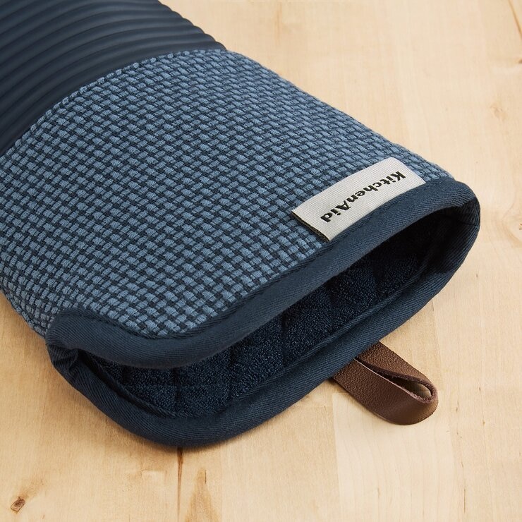 KitchenAid 矽膠廚房隔熱 4件組 (隔熱手套 X 2入 + 隔熱墊 X 2入) 藍