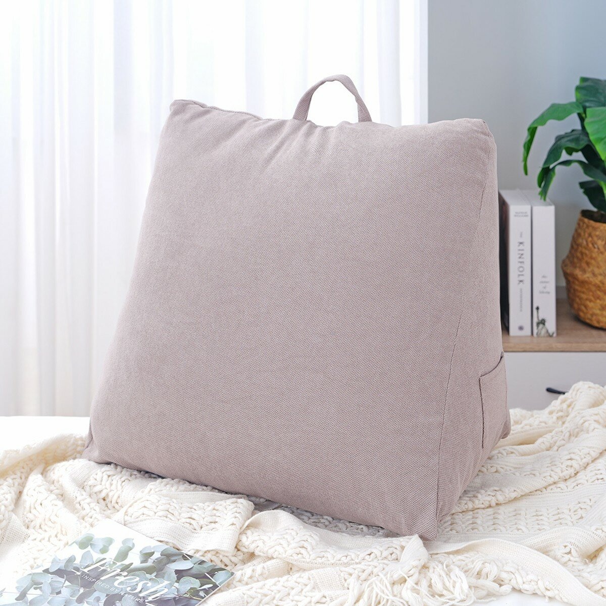 CASA 經典優質超大三角靠墊 60公分 X 50公分 X 30公分 米