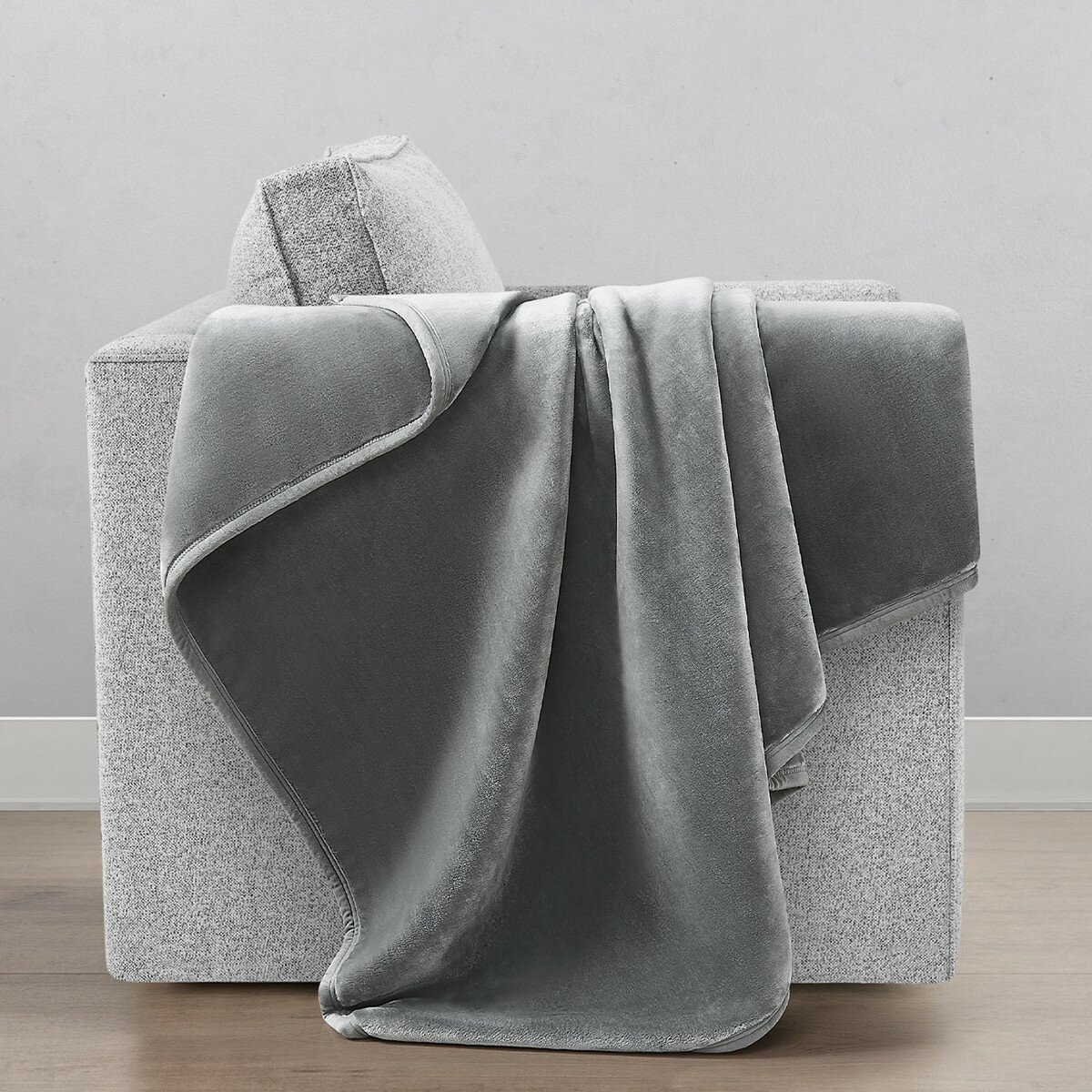 法蘭絨舒適毯 152公分 X 178公分 灰 法蘭絨舒適毯 152公分 X 178公分 灰